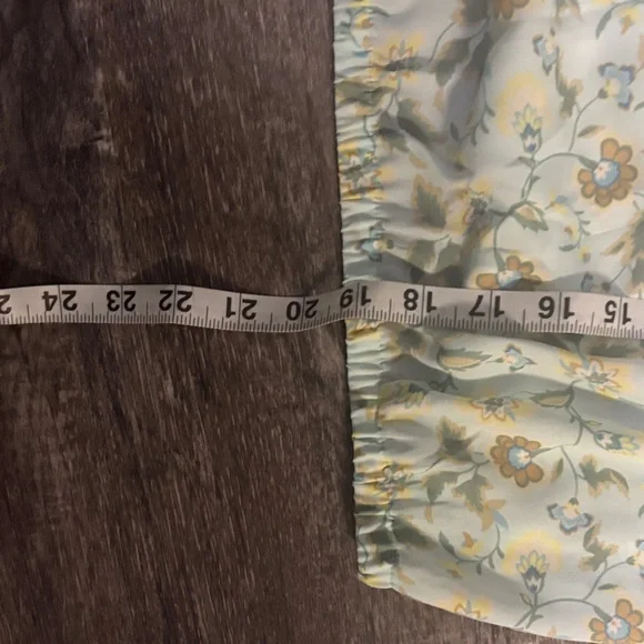 LOFT Women's Garden Floral Bubble Hem Sleeveless Blouse - Picture 7 of 8